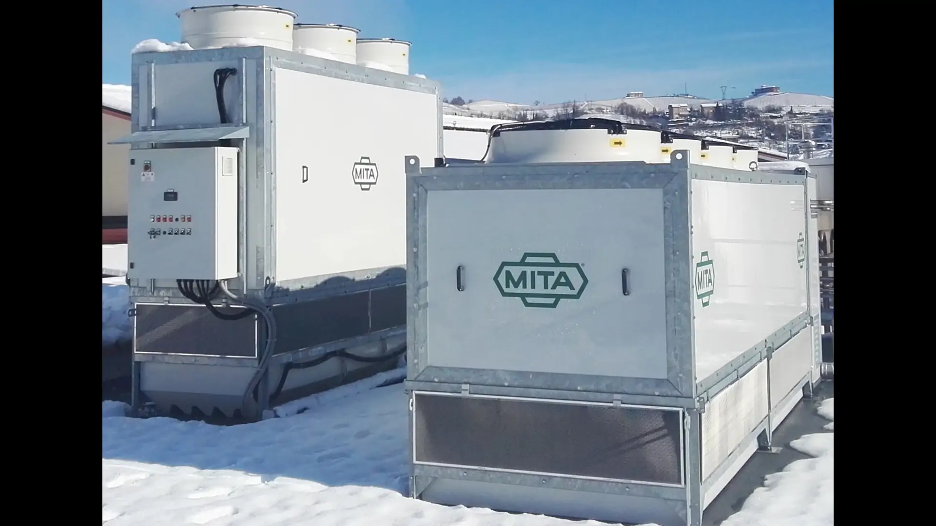 Studium przypadku skraplacza wyparnego i chłodnicy gazu dla mleczarni w Langhe