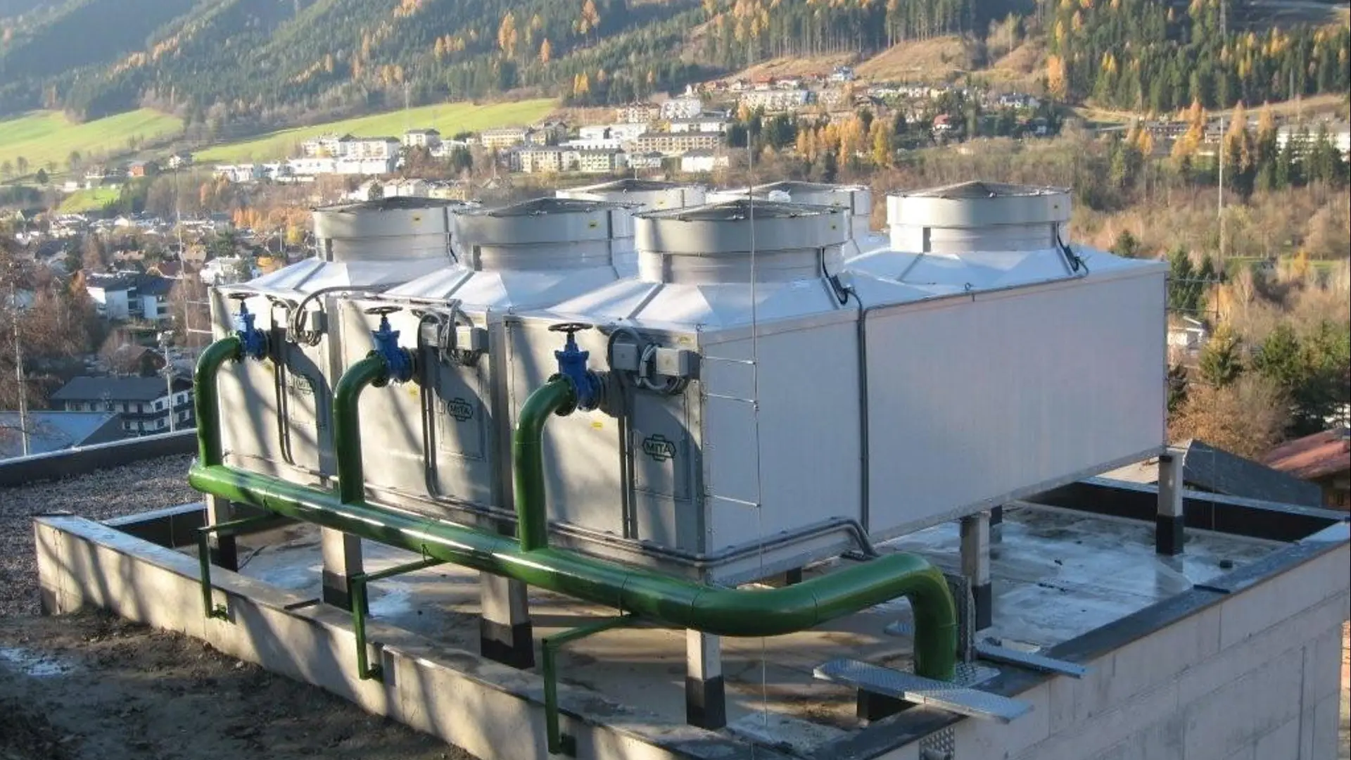 Wieża chłodnicza PME-E z otwartym obiegiem dla instalacji naśnieżania w Austrii